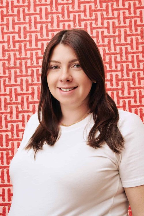 Leah Stylist at Hott Blowdry and Beauty Lounge